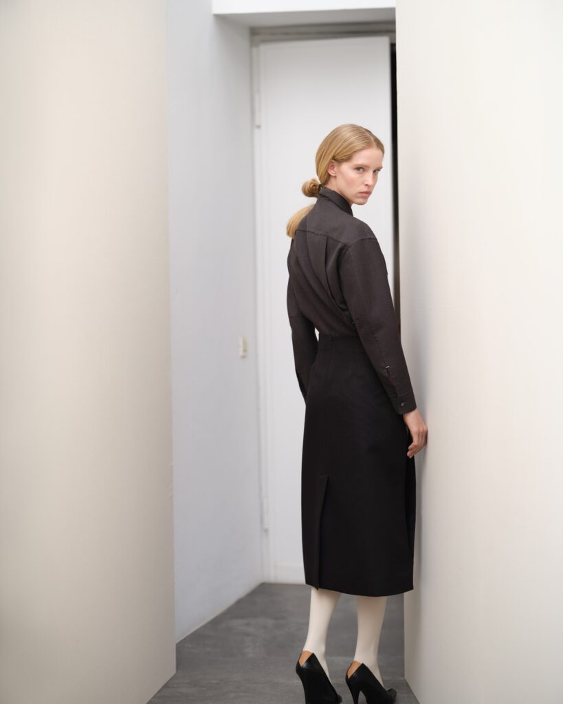 Esthétique Réalisme Documentaire et Intimité Froide, film Fjord de Cristian Mungiu et silhouettes minimalistes Saint Laurent Jil Sander.